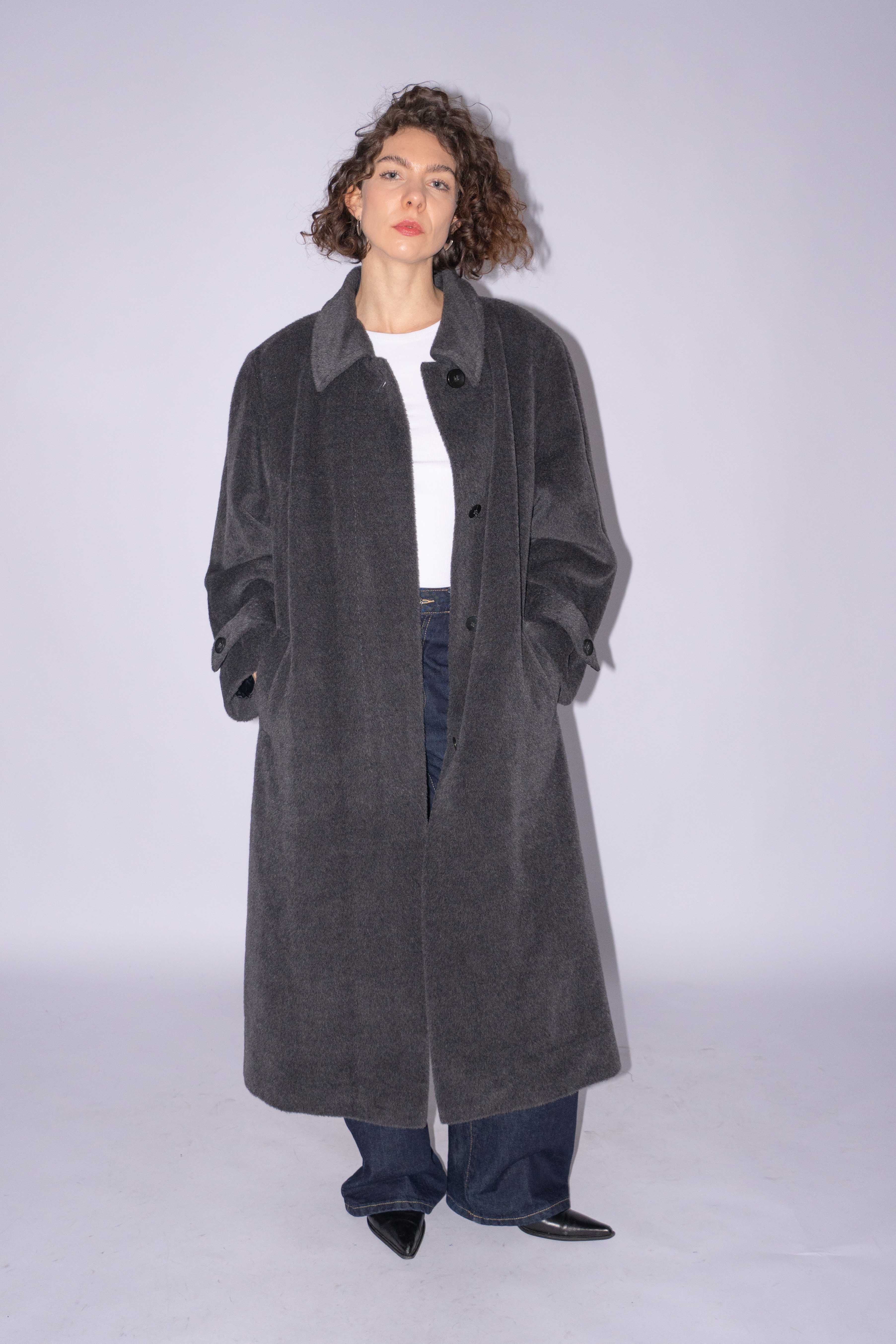 80% Lama Wool Coat Size XL
