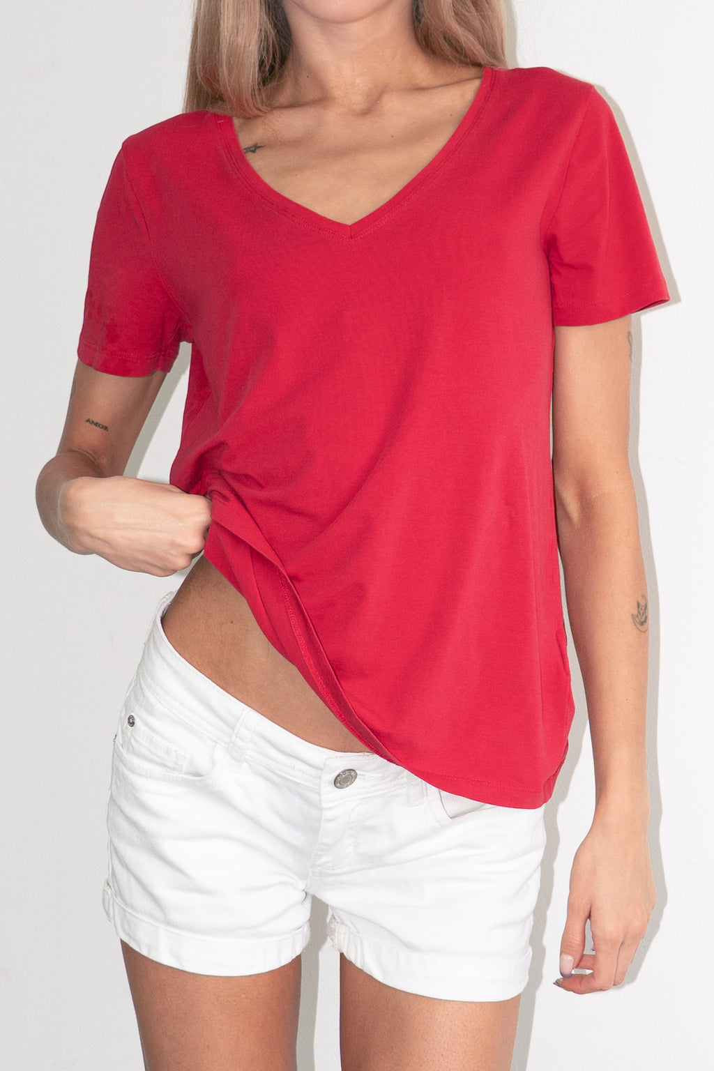 Red Tshirt Vneck - Size L