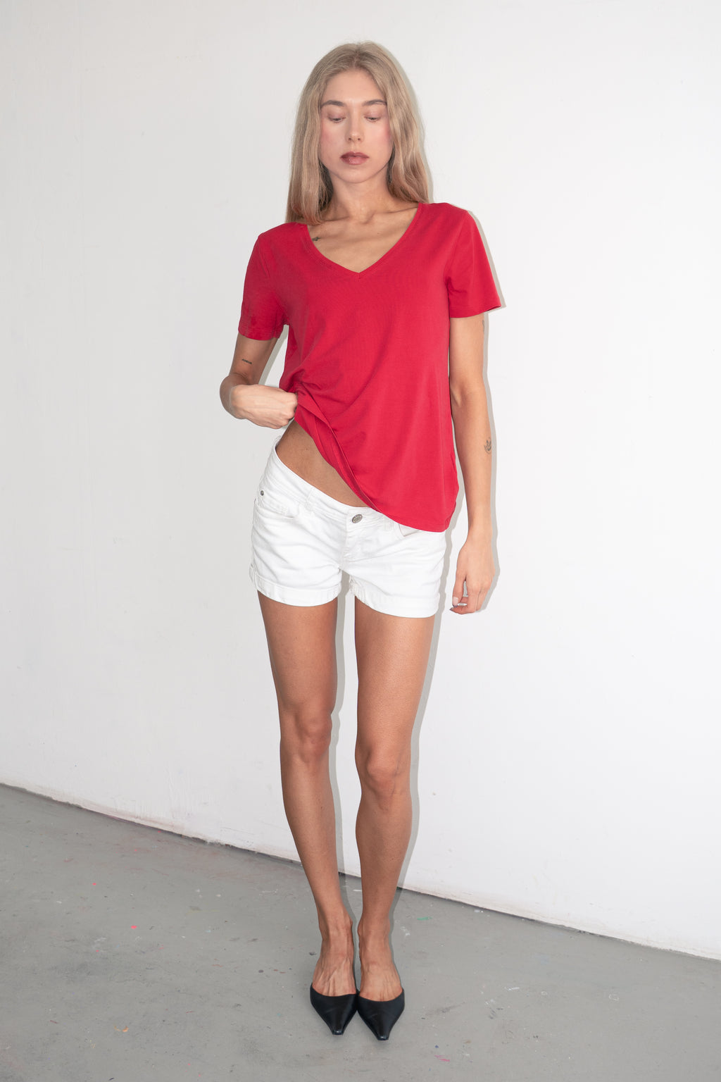 Red Tshirt Vneck - Size L