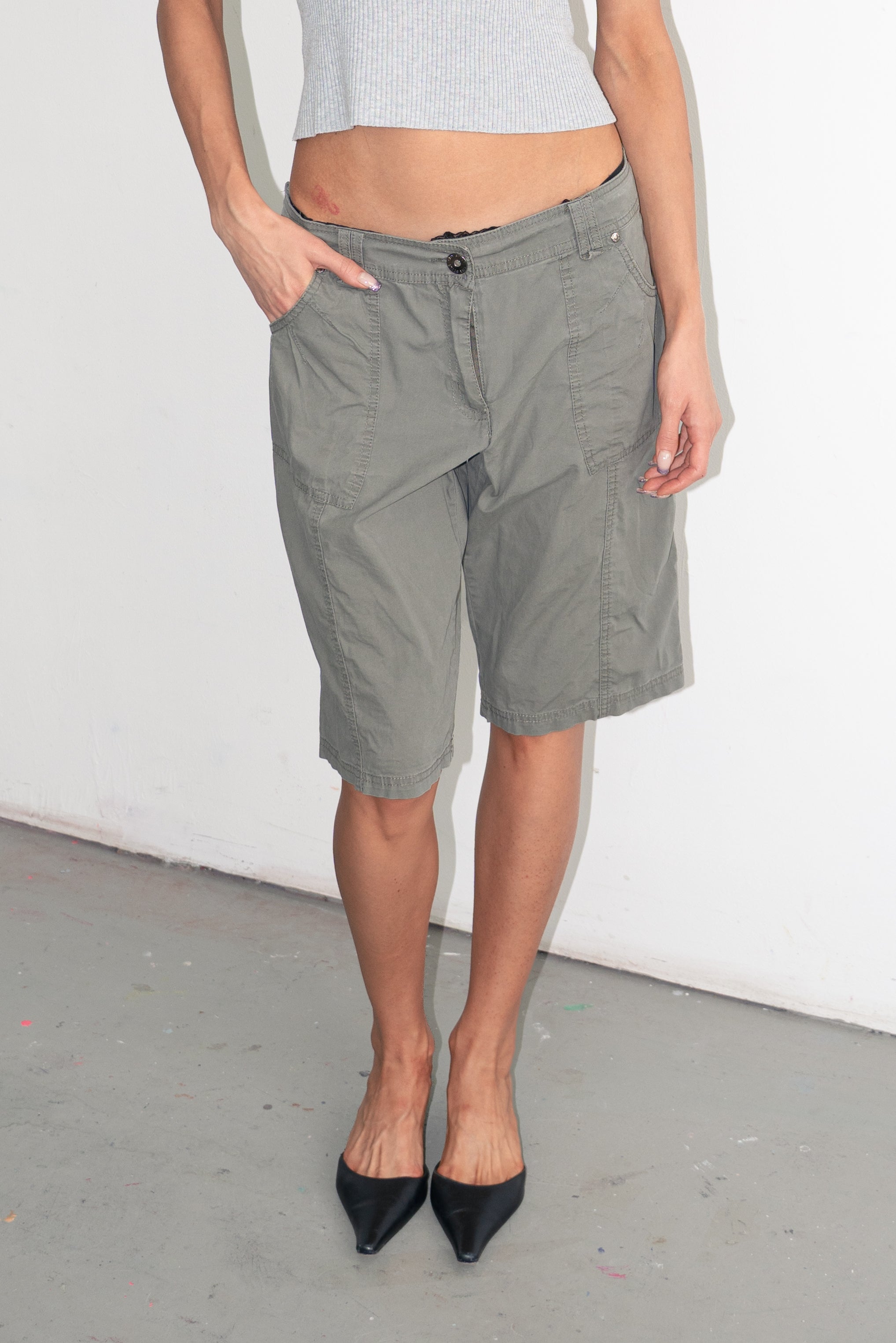 Khaki green shorts - Size M/L
