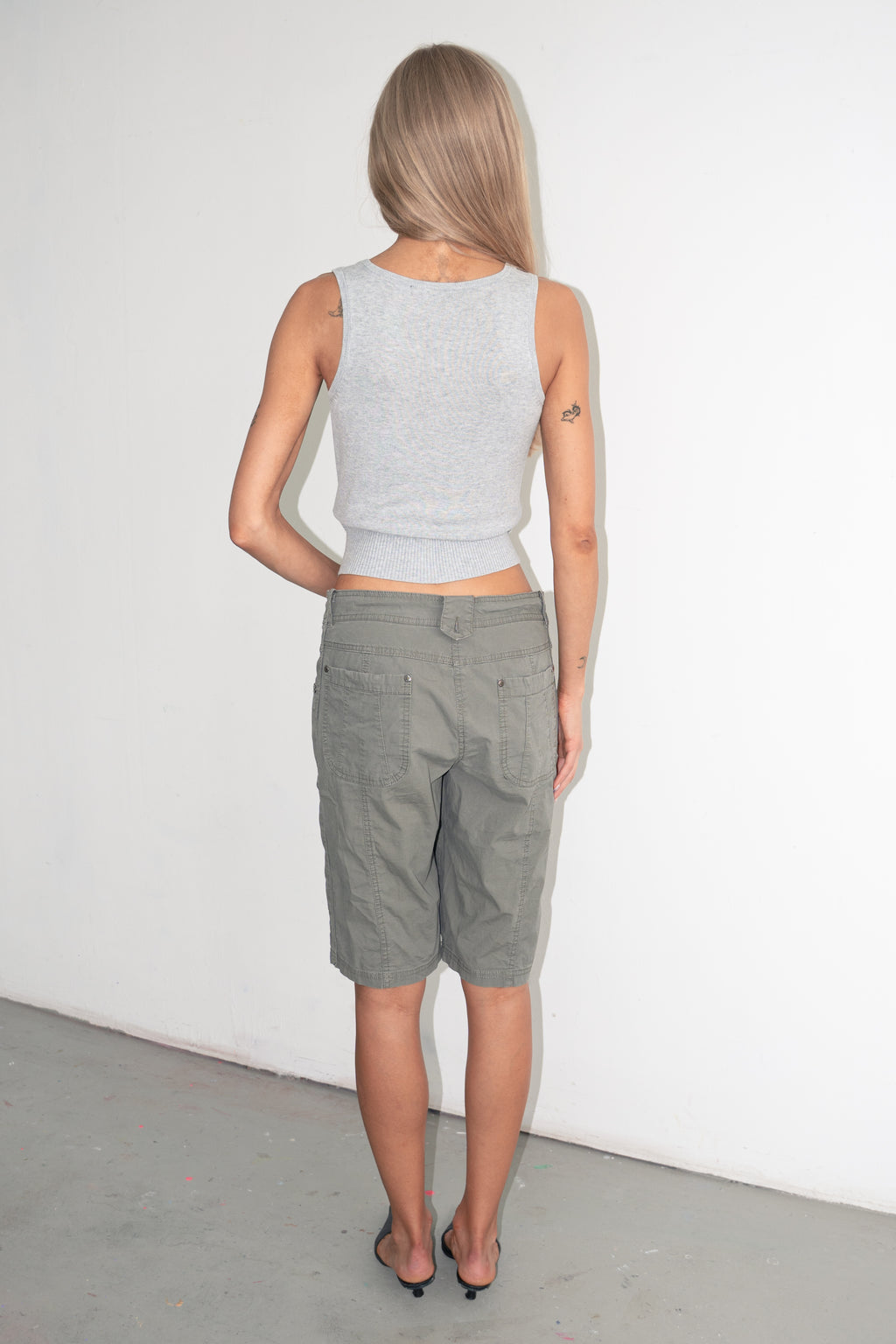 Khaki green shorts - Size M/L