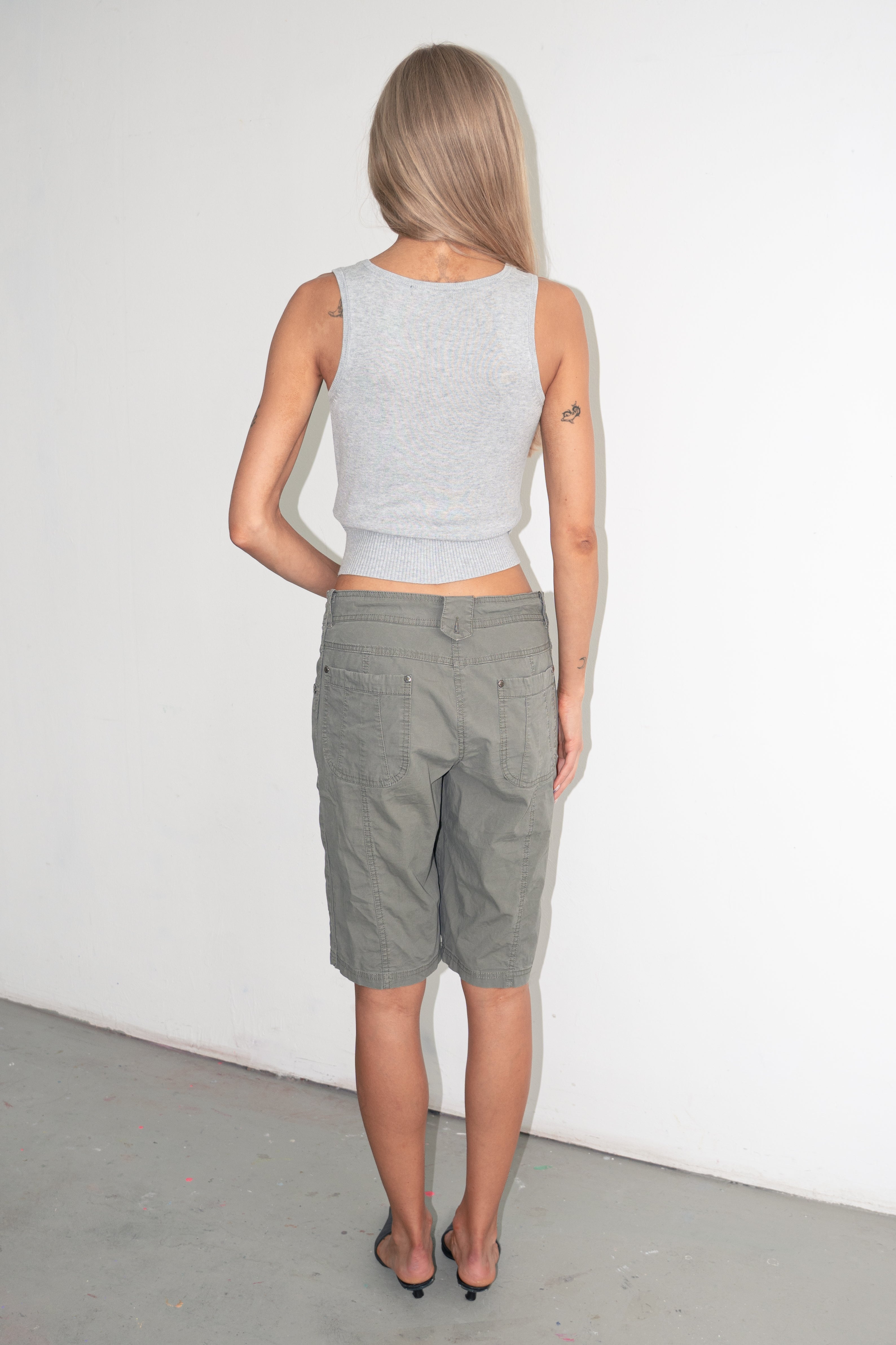 Khaki green shorts - Size M/L