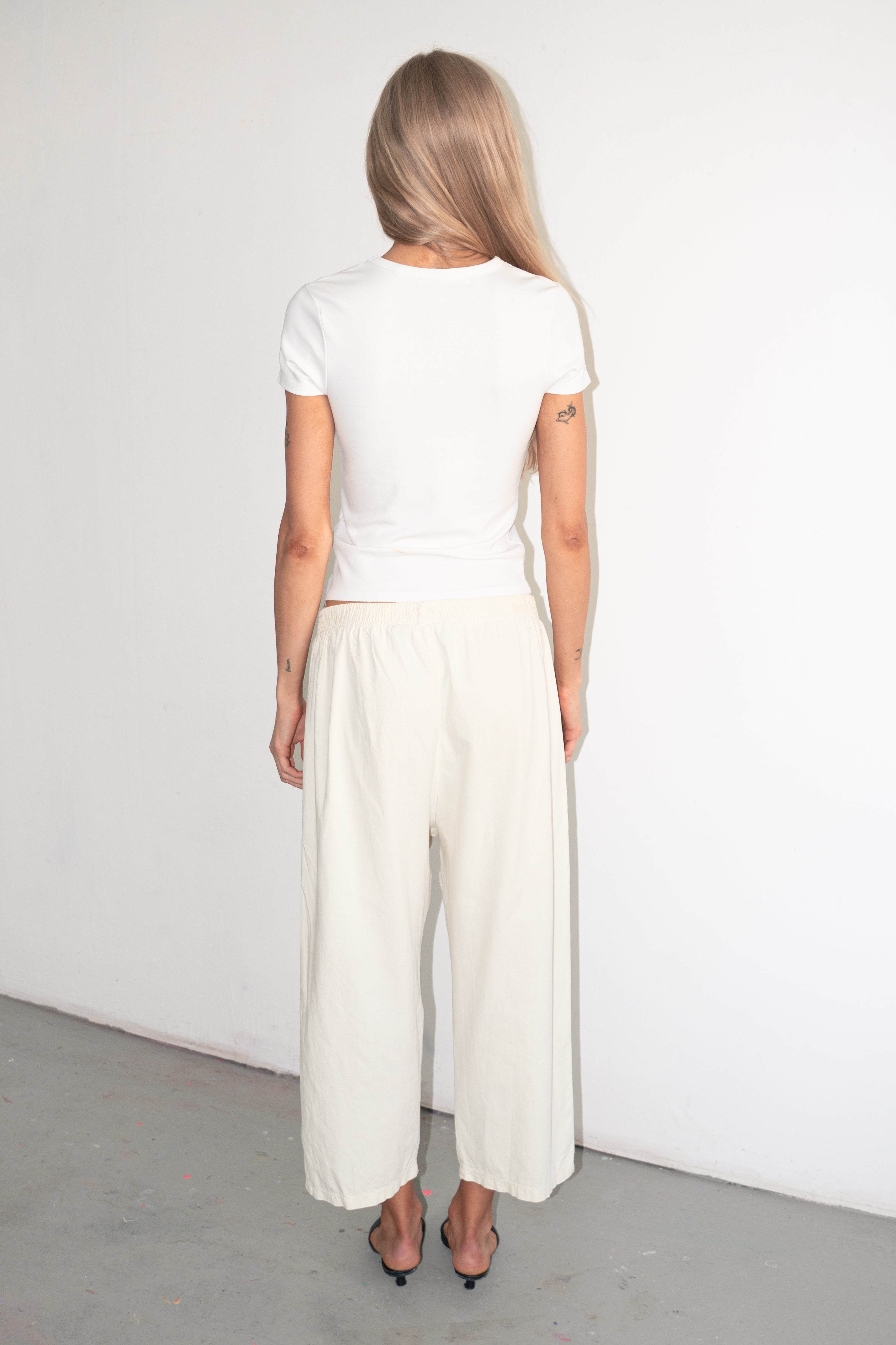 Cream Capri Bottoms - Size XL