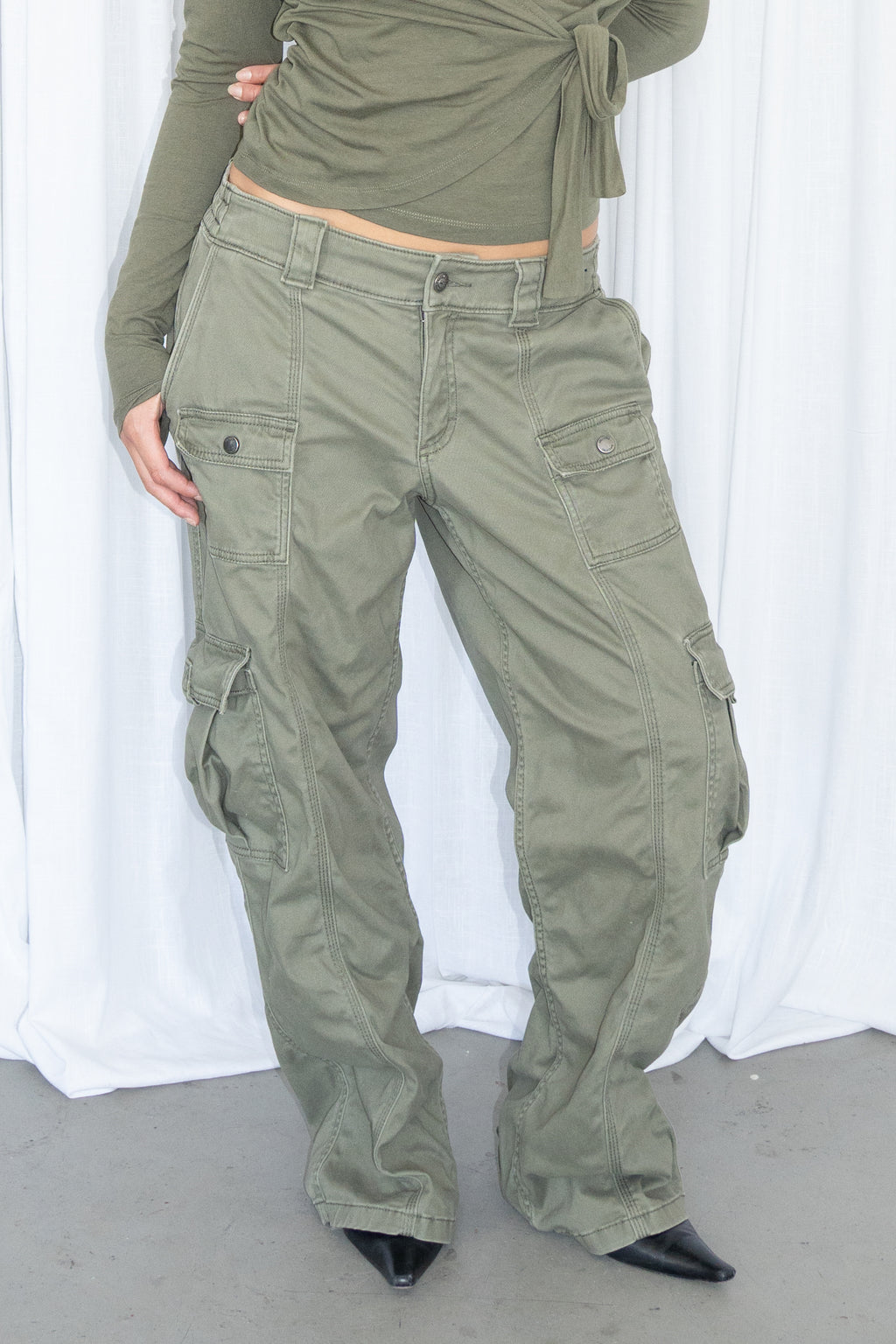 Green Utility Cargo Pants - Size M/L