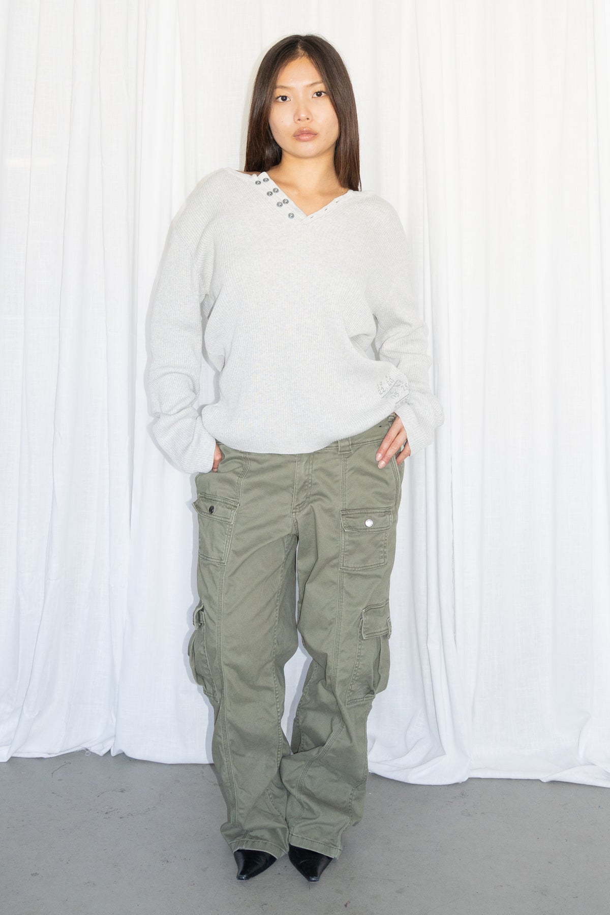 Light Grey Ribbed Knit Sweater - Size L/XL
