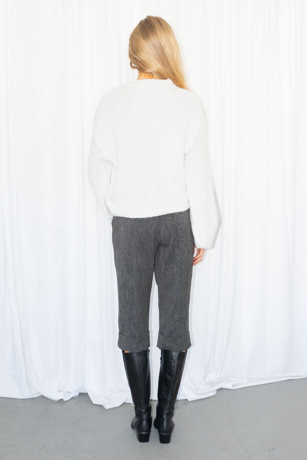 White Ribbed Button-Up Cardigan - Size M