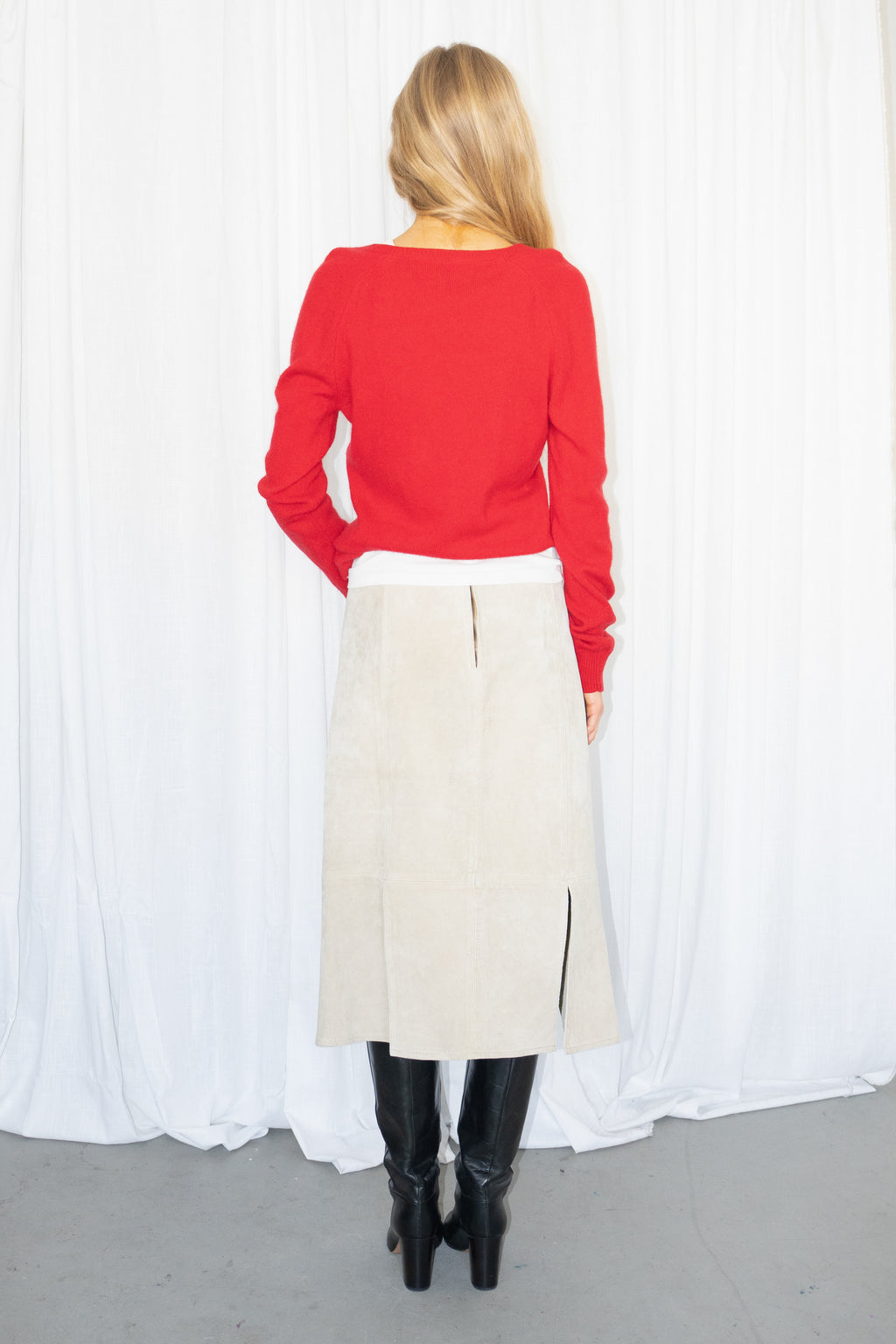 Red V-Neck Knit Sweater 70% Wool, 20% Angora - Size M/L