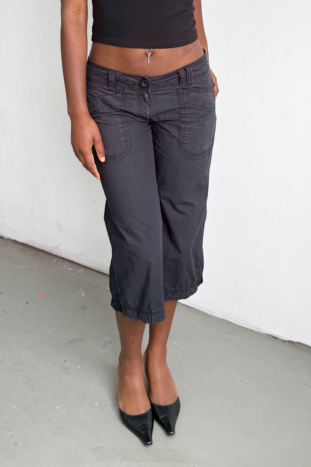 Low Waisted Cargo Capri Washed